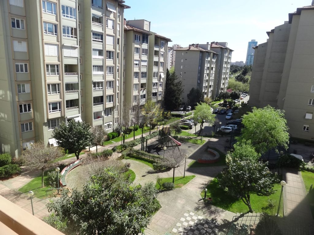ATAŞEHİR MERKEZDE EŞYALI MOBİLYALI KİRALIK DAİRE 2+1 110 M2 BALK