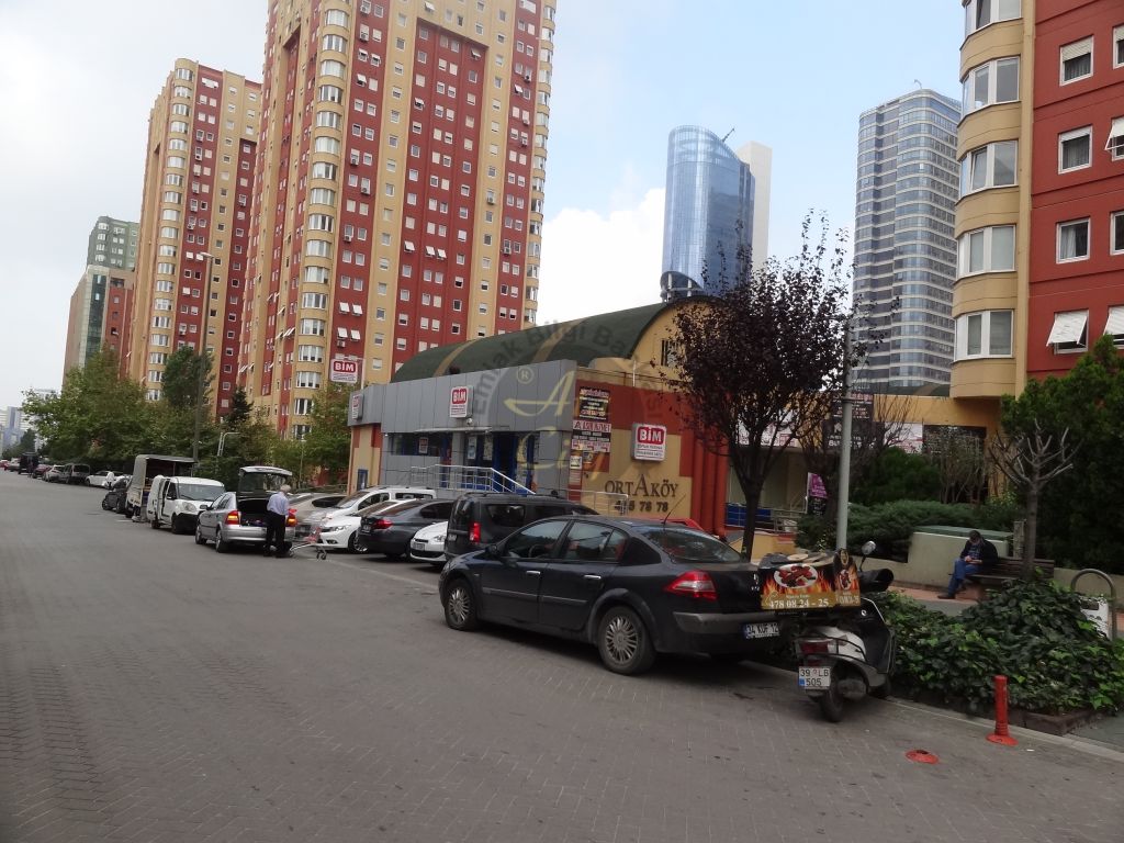 ATAŞEHİR ATALAR DA SATILIK DAİRE 1+1 70 M2 GÜNEY CEPHELİ