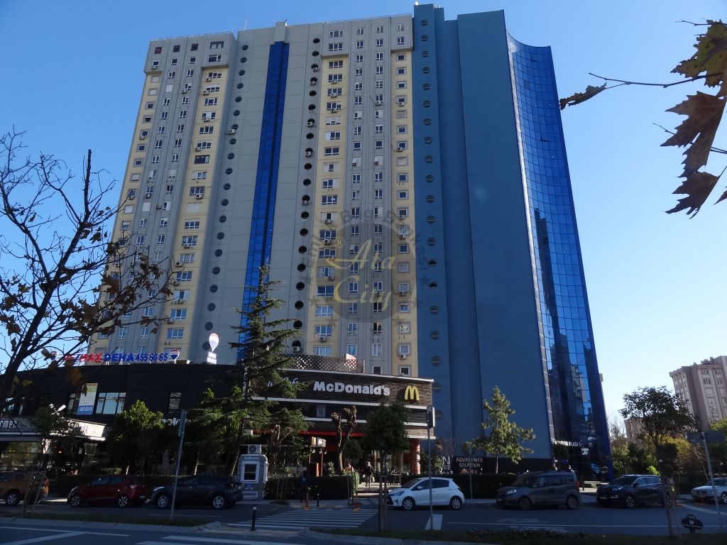 ATAŞEHİR GARDENYA PLAZA DA KİRALIK OFİS-BÜRO-İŞYERİ 130 M2