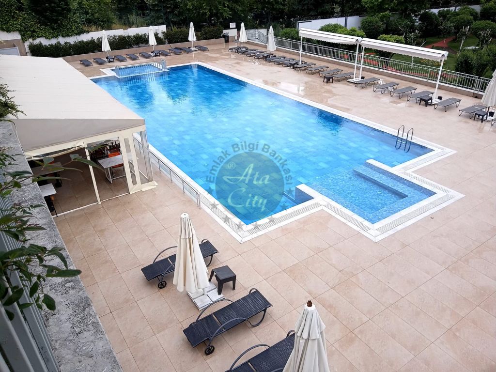 ATAŞEHİR DE KİRALIK DAİRE EŞYALI MOBİLYALI 2+1 137 M2 KARE TİPİ